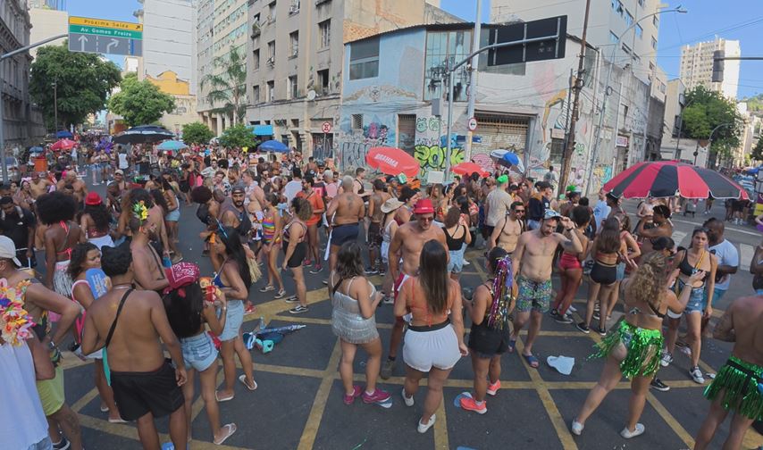 Kuralsız Sokaklar programında Rio karnavalının çılgın anları!