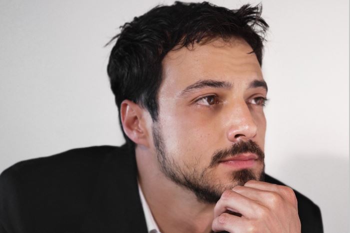 Mert Yazıcıoğlu, kariyerinin en önemli rollerinden birisiyle ekrana dönüş yapıyor!
