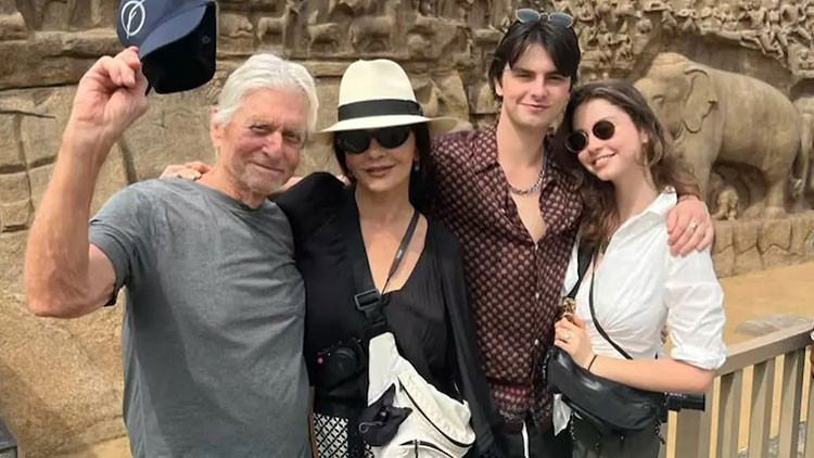 Zeta-Jones-Douglas Çifti: Aşkın Zorluklarla Sınandığı Altın Yıllar